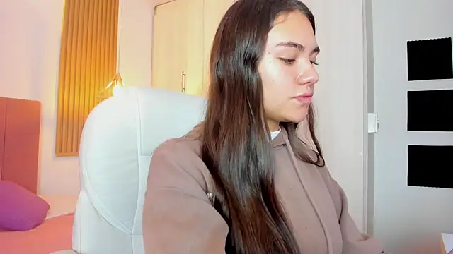 Snapshot of mia_nevaeh chatting on 14, 1, 2025 mia nevaeh online show from 14, 1, 2025