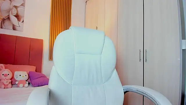 Snapshot of mia_nevaeh chatting on 18, 1, 2025 mia nevaeh online show from 18, 1, 2025