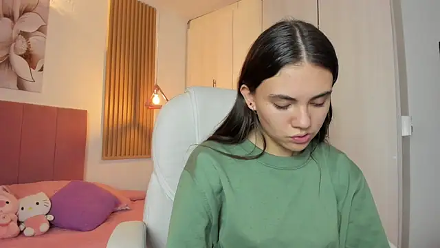 Snapshot of mia_nevaeh chatting on 3, 3, 2025 mia nevaeh online show from 3, 3, 2025