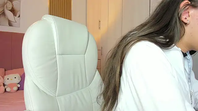 Snapshot of mia_nevaeh chatting on 7, 3, 2025 mia nevaeh online show from 7, 3, 2025