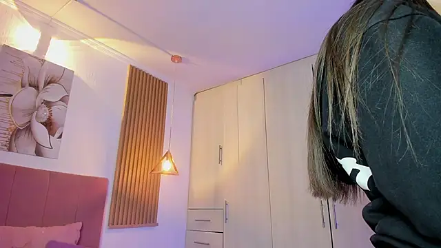 Snapshot of mia_nevaeh chatting on 9, 9, 2025 mia nevaeh online show from 9, 9, 2025