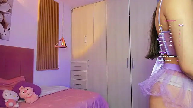 Snapshot of mia_nevaeh chatting on 25, 9, 2025 mia nevaeh online show from 25, 9, 2025