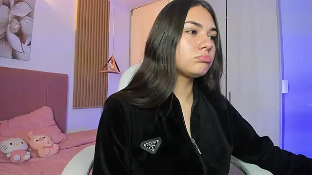 Snapshot of mia_nevaeh chatting on 21, 10, 2025 mia nevaeh online show from 21, 10, 2025