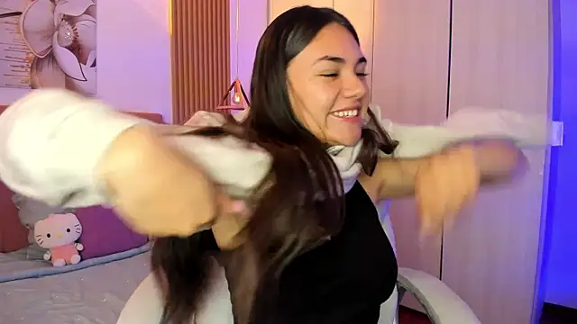 Snapshot of mia_nevaeh chatting on 24, 10, 2025 mia nevaeh online show from 24, 10, 2025