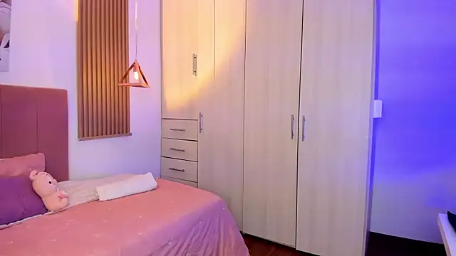 Snapshot of mia_nevaeh chatting on 13, 12, 2025 mia nevaeh online show from 13, 12, 2025