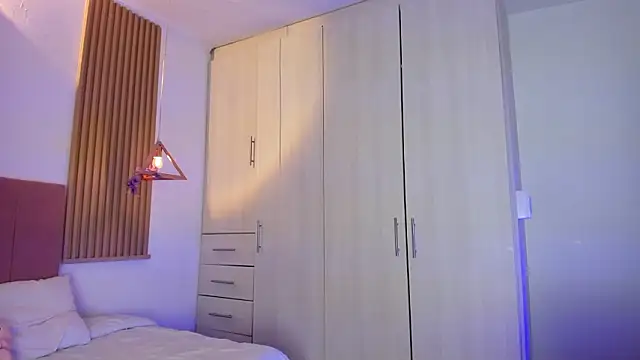 mia nevaeh online show from 21, 3, 2026