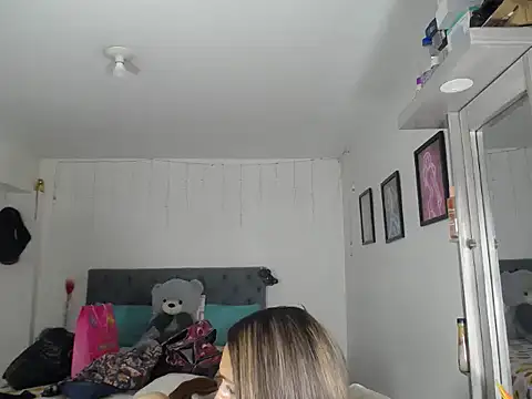 Corina hot online show from 11, 10, 2025