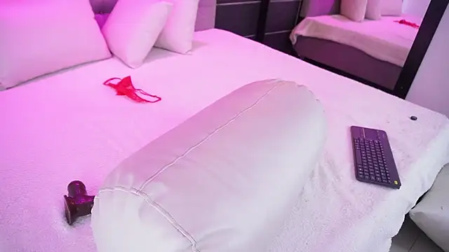 Bella TS  online show from 23, 1, 2025