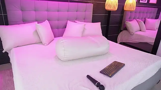 Bella TS  online show from 6, 2, 2025