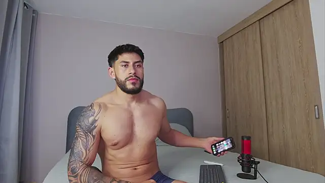 Snapshot of alexxxmachine chatting on 17, 10, 2025 alexxxmachine online show from 17, 10, 2025