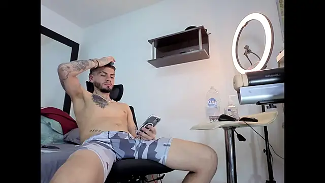 Snapshot of badanyboy chatting on 1, 4, 2026 badanyboy online show from 1, 4, 2026