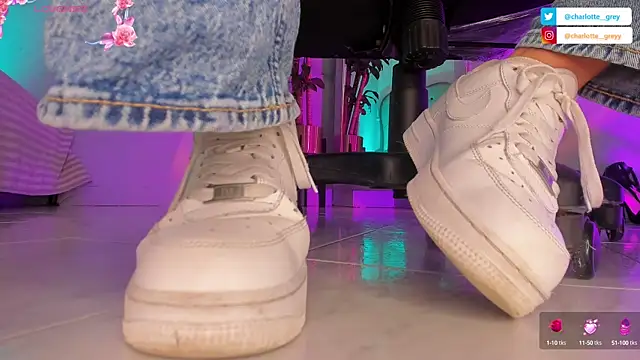 Snapshot of charlotte__grey chatting on 10, 10, 2025 charlotte grey online show from 10, 10, 2025