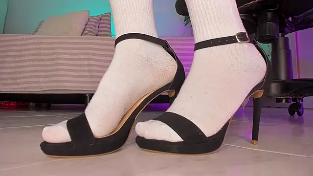 Snapshot of charlotte__grey chatting on 12, 10, 2025 charlotte grey online show from 12, 10, 2025