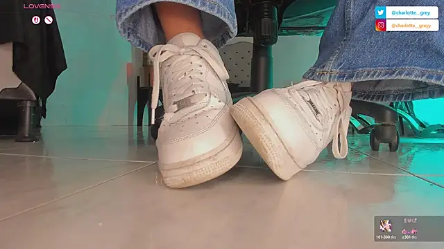 Snapshot of charlotte__grey chatting on 17, 10, 2025 charlotte grey online show from 17, 10, 2025