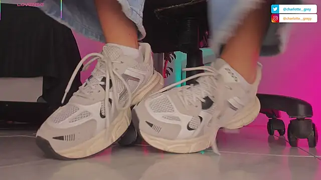 Snapshot of charlotte__grey chatting on 19, 10, 2025 charlotte grey online show from 19, 10, 2025