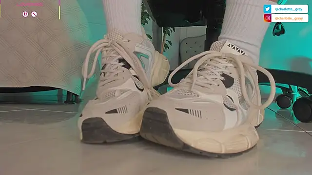 Snapshot of charlotte__grey chatting on 20, 10, 2025 charlotte grey online show from 20, 10, 2025