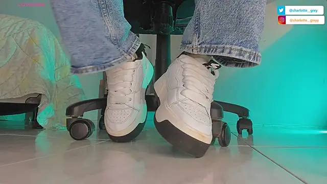 Snapshot of charlotte__grey chatting on 24, 10, 2025 charlotte grey online show from 24, 10, 2025