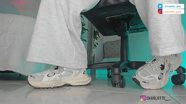 Snapshot of charlotte__grey chatting on 28, 10, 2025 charlotte grey online show from 28, 10, 2025