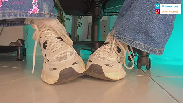 Snapshot of charlotte__grey chatting on 31, 10, 2025 charlotte grey online show from 31, 10, 2025