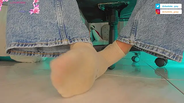 Snapshot of charlotte__grey chatting on 6, 11, 2025 charlotte grey online show from 6, 11, 2025