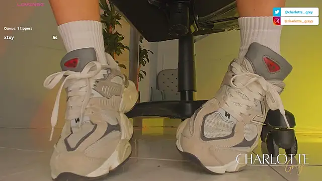 Snapshot of charlotte__grey chatting on 10, 11, 2025 charlotte grey online show from 10, 11, 2025