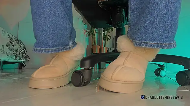 Snapshot of charlotte__grey chatting on 21, 11, 2025 charlotte grey online show from 21, 11, 2025