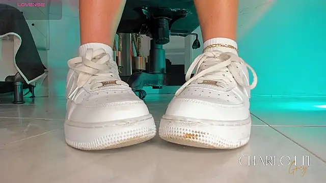 charlotte  grey online show from 5, 2, 2026