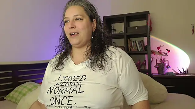 Snapshot of Niter chatting on 6, 3, 2025 Niter online show from 6, 3, 2025