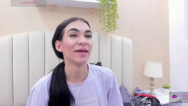 Snapshot of Mia_thompson_19 chatting on 7, 2, 2026 Mia thompson 19 online show from 7, 2, 2026