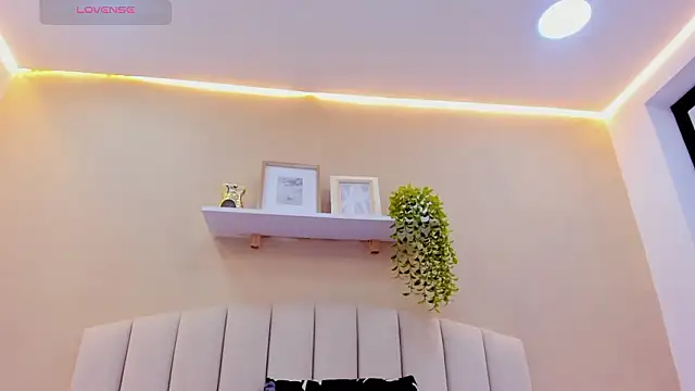 Snapshot of Mia_thompson_19 chatting on 16, 2, 2026 Mia thompson 19 online show from 16, 2, 2026