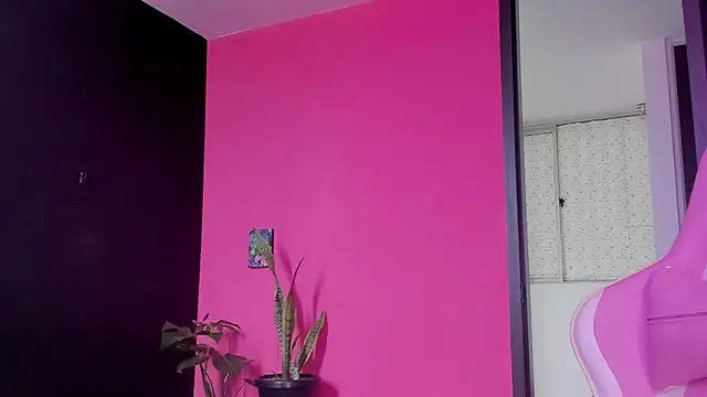 Juanadearco5 online show from 8, 12, 2024