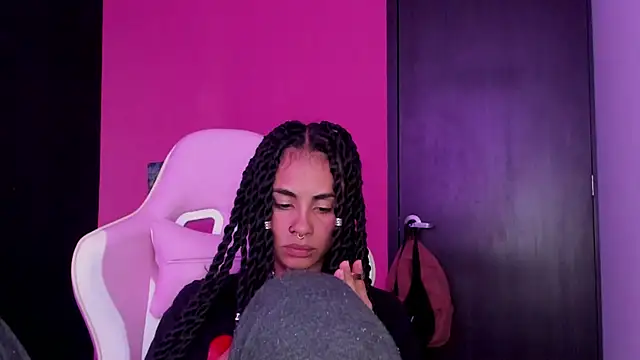 Juanadearco5 online show from 8, 1, 2025