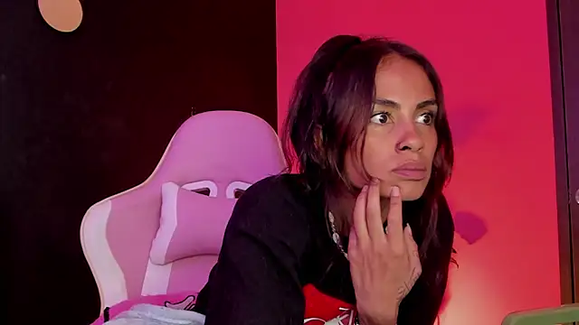 Juanadearco5 online show from 4, 3, 2025