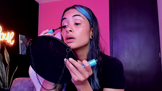 Juanadearco5 online show from 9, 10, 2025