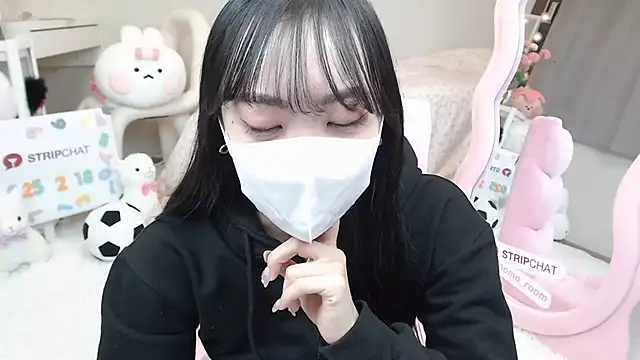 momo room online show from 20, 2, 2025