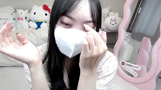 momo room online show from 15, 9, 2025