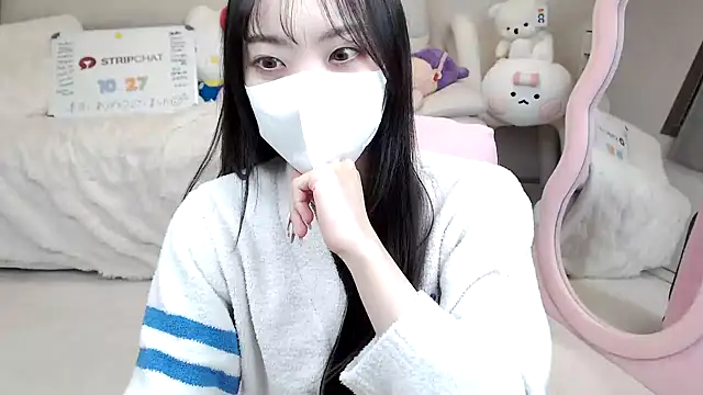 momo room online show from 27, 10, 2025