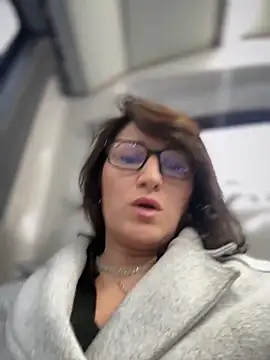 Snapshot of ZhenjaPoledance chatting on 27, 10, 2025 ZhenjaPoledance online show from 27, 10, 2025