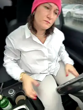 Snapshot of ZhenjaPoledance chatting on 17, 11, 2025 ZhenjaPoledance online show from 17, 11, 2025