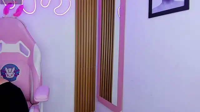 emilymiller tcw online show from 14, 3, 2025