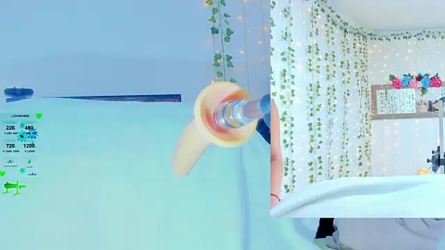 Snapshot of Tiffanny_Love_ chatting on 11, 10, 2025 Tiffanny Love online show from 11, 10, 2025