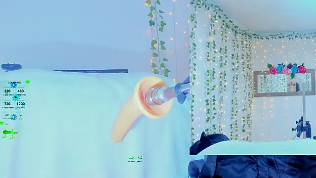 Snapshot of Tiffanny_Love_ chatting on 12, 10, 2025 Tiffanny Love online show from 12, 10, 2025