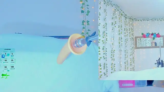 Snapshot of Tiffanny_Love_ chatting on 18, 10, 2025 Tiffanny Love online show from 18, 10, 2025