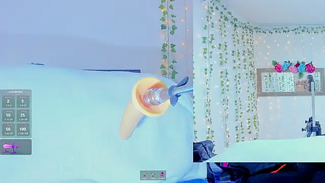 Snapshot of Tiffanny_Love_ chatting on 22, 10, 2025 Tiffanny Love online show from 22, 10, 2025