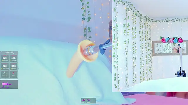 Snapshot of Tiffanny_Love_ chatting on 1, 11, 2025 Tiffanny Love online show from 1, 11, 2025