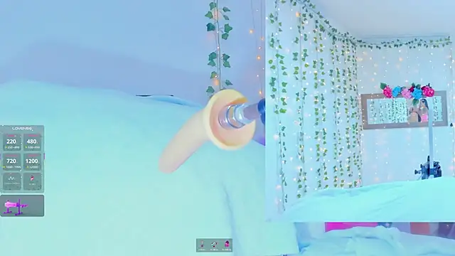 Snapshot of Tiffanny_Love_ chatting on 11, 11, 2025 Tiffanny Love online show from 11, 11, 2025