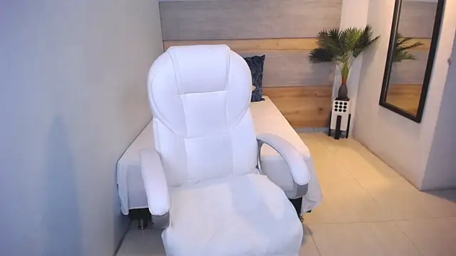 Snapshot of Violetta_rainbow chatting on 13, 12, 2024 Violetta rainbow online show from 13, 12, 2024