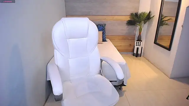 Snapshot of Violetta_rainbow chatting on 14, 12, 2024 Violetta rainbow online show from 14, 12, 2024