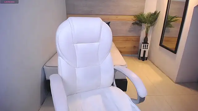 Snapshot of Violetta_rainbow chatting on 8, 3, 2025 Violetta rainbow online show from 8, 3, 2025