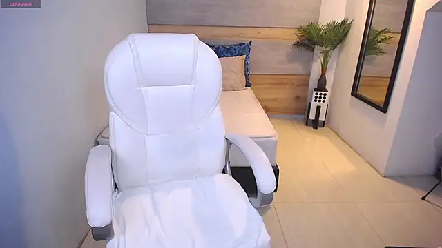 Snapshot of Violetta_rainbow chatting on 21, 3, 2025 Violetta rainbow online show from 21, 3, 2025